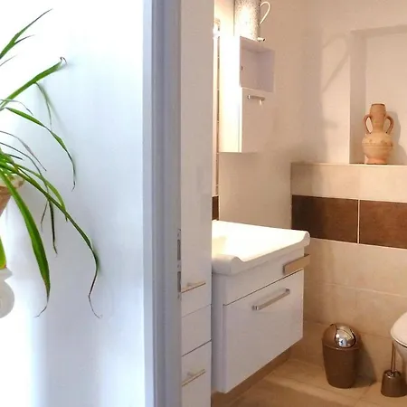 Vakantiehuis Charming With Garden And Private Pool,